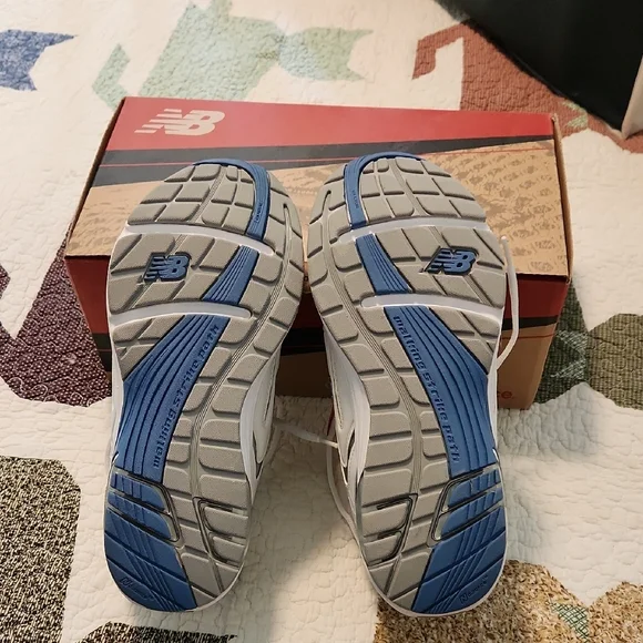 New Balance White and Blue Running Shoes - Picture 4 of 4